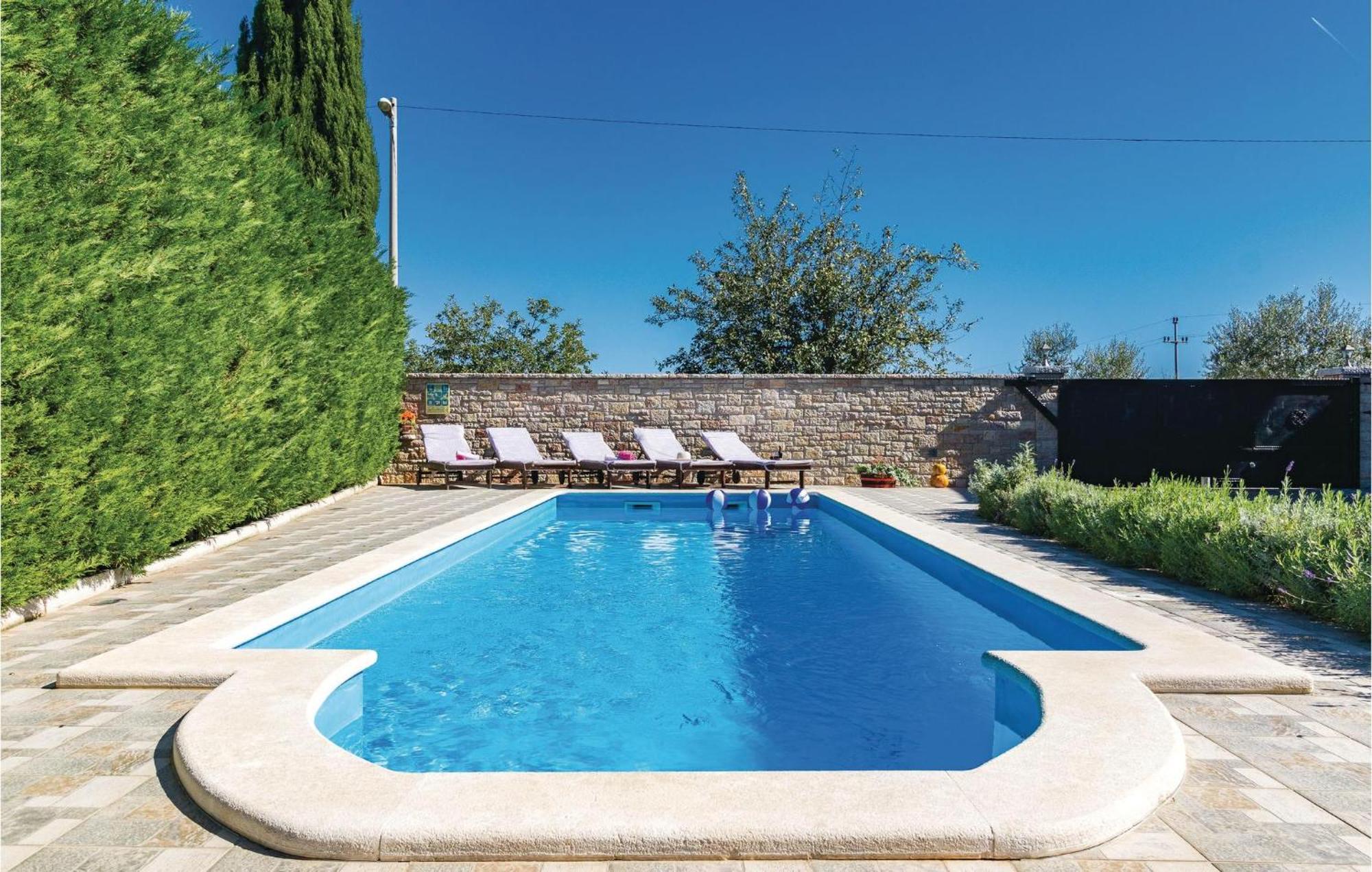 Cozy Home In Frkeci With Outdoor Swimming Pool Barban Dış mekan fotoğraf